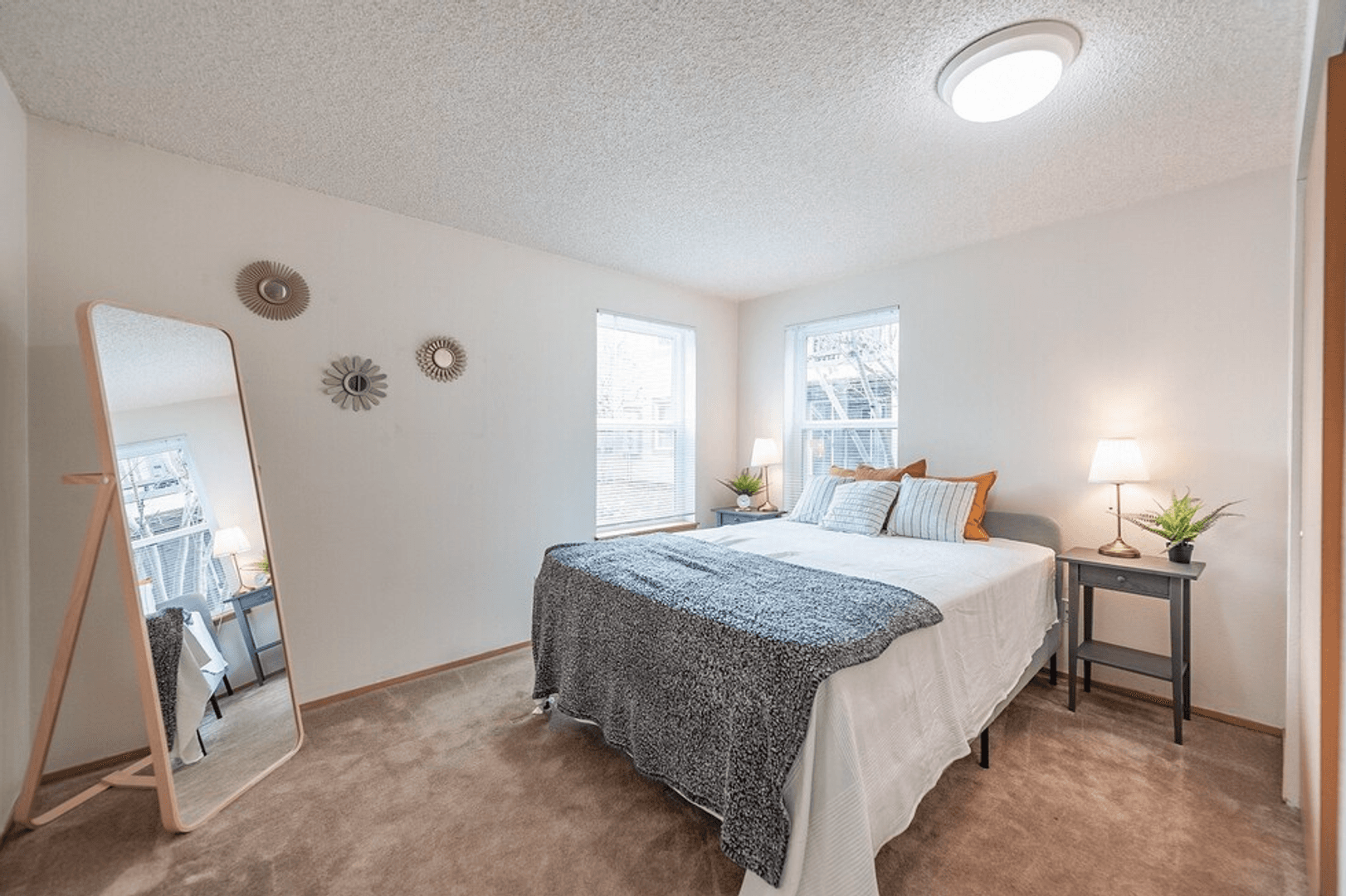 Vancouver Apartment: 1000 SE 160th Ave.