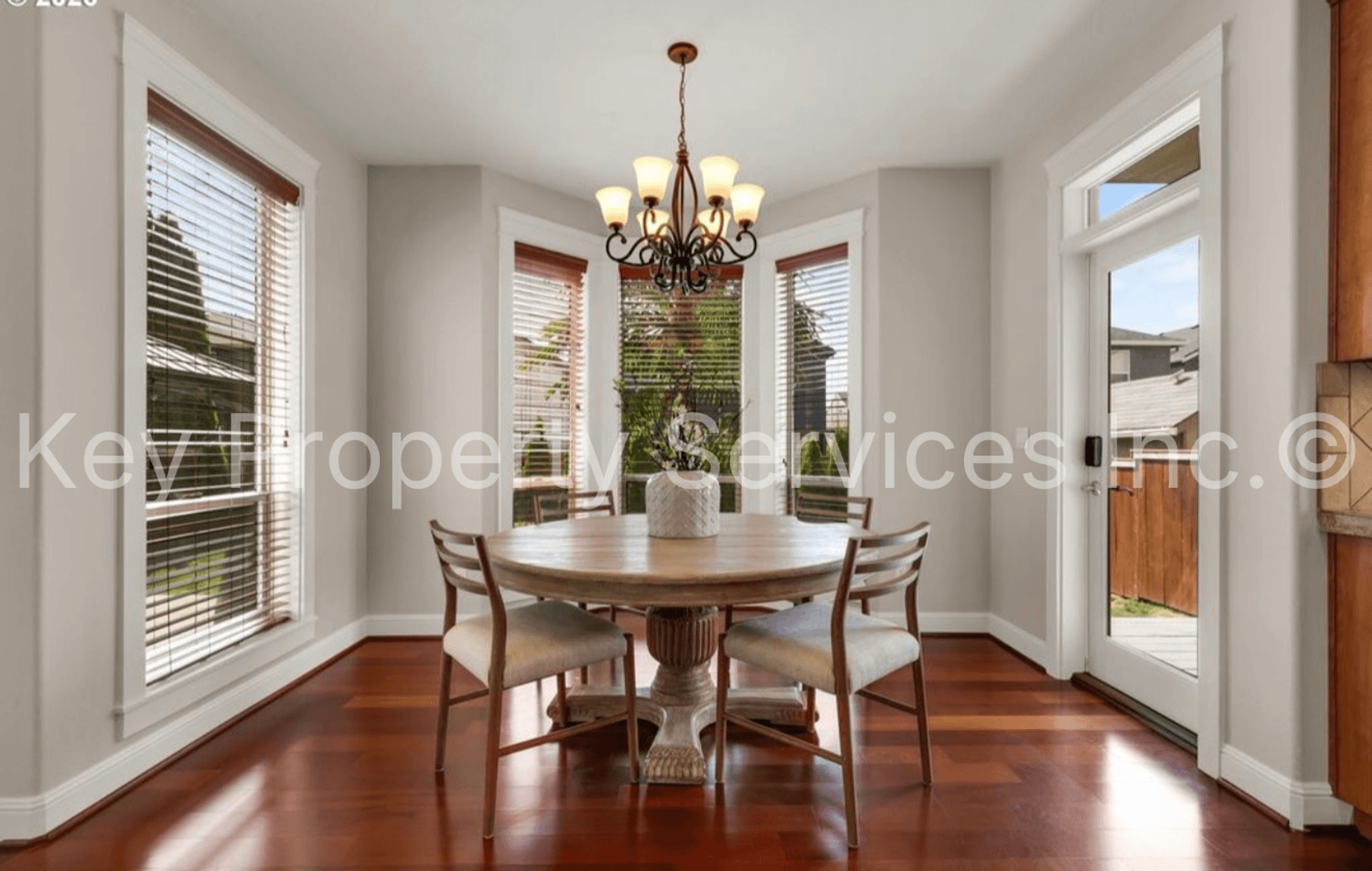 Vancouver House: 10412 NE 122nd Ave