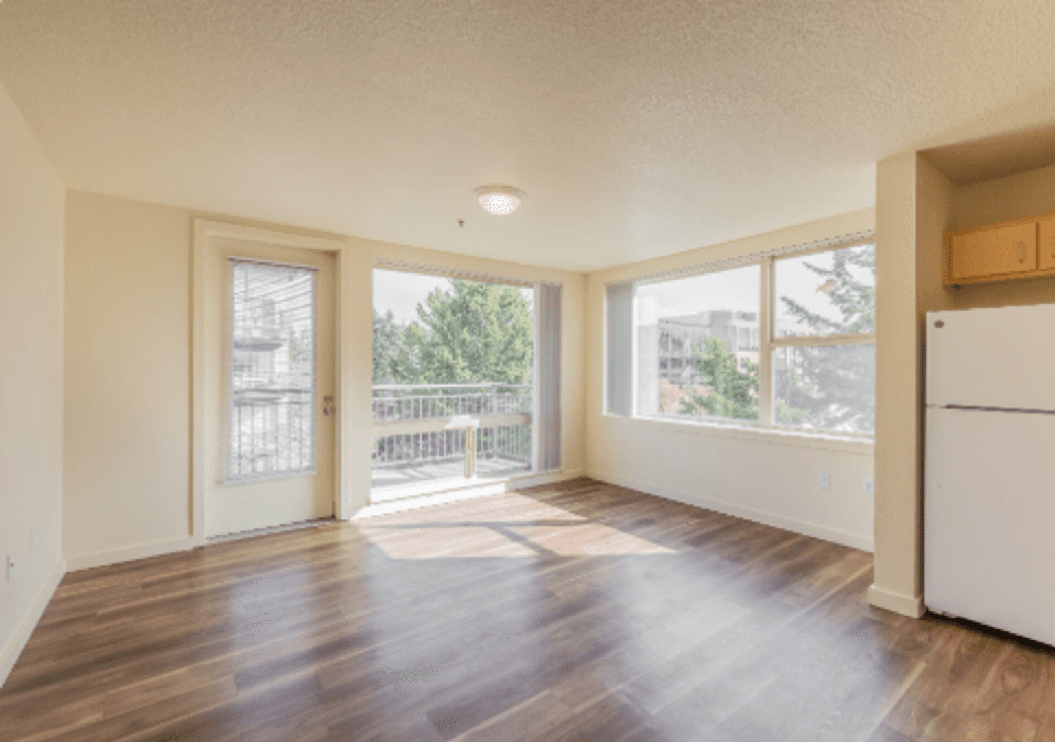 Vancouver Apartment: 555 W 8th St
