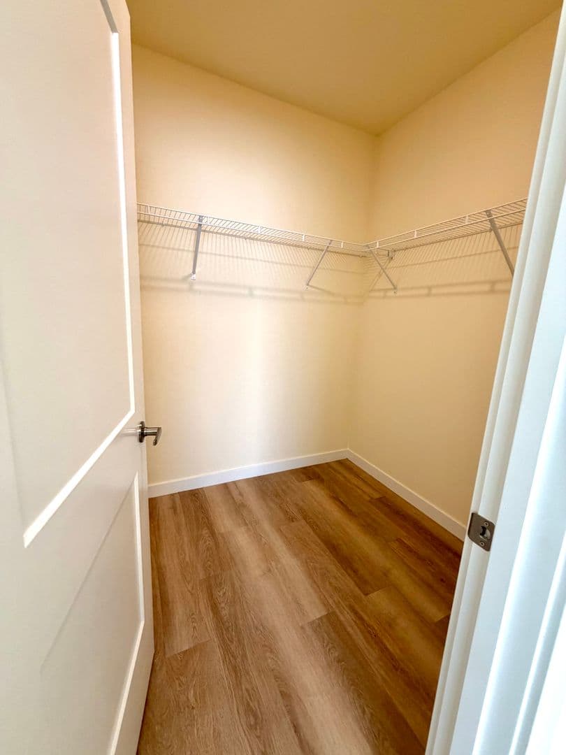 Vancouver Apartment: 2703 NE 99th St