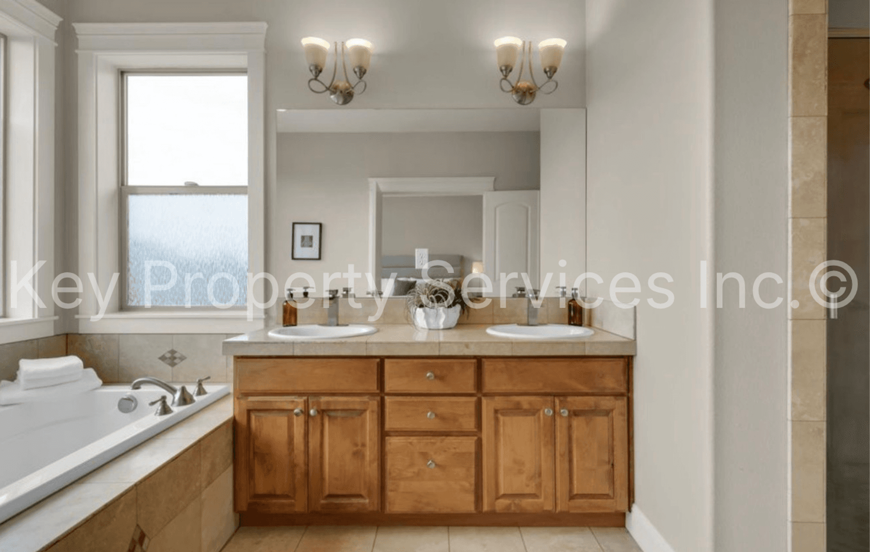 Vancouver House: 10412 NE 122nd Ave