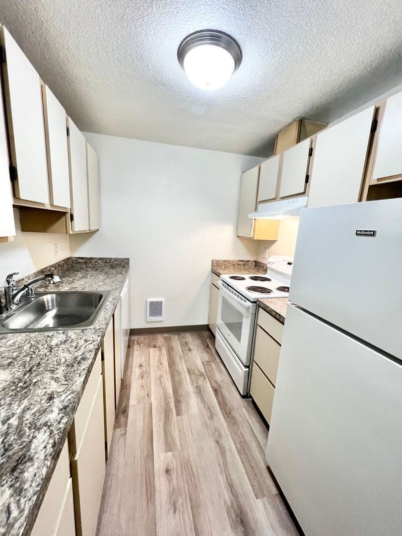 Vancouver Apartment: 8500 NE Hazel Dell Avenue