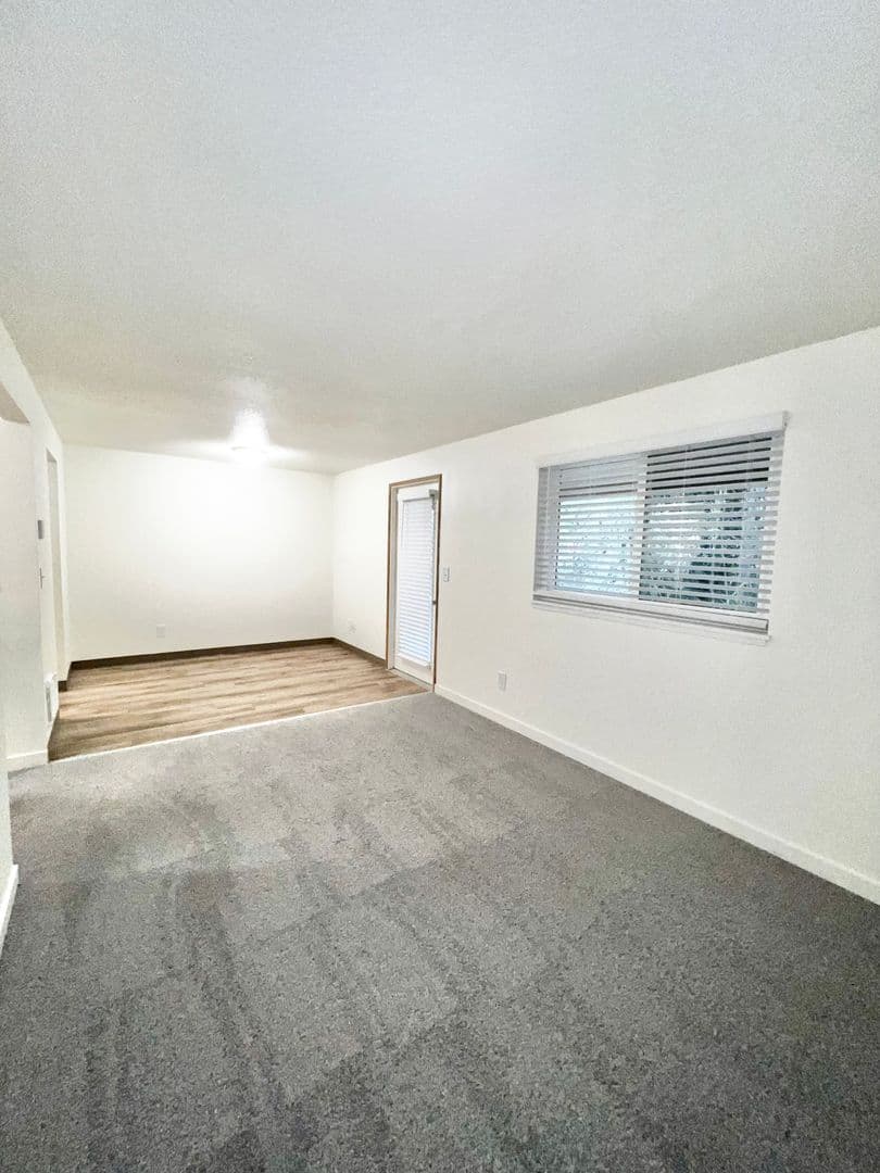 Vancouver Apartment: 8500 NE Hazel Dell Avenue