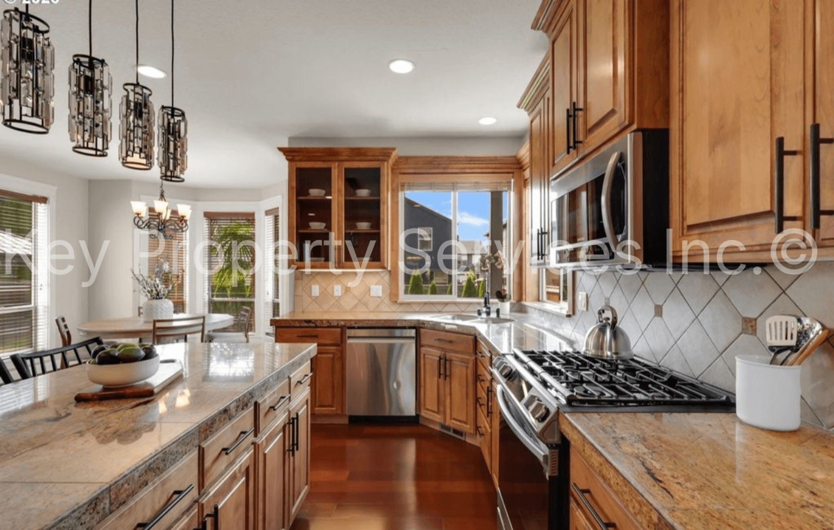 Vancouver House: 10412 NE 122nd Ave