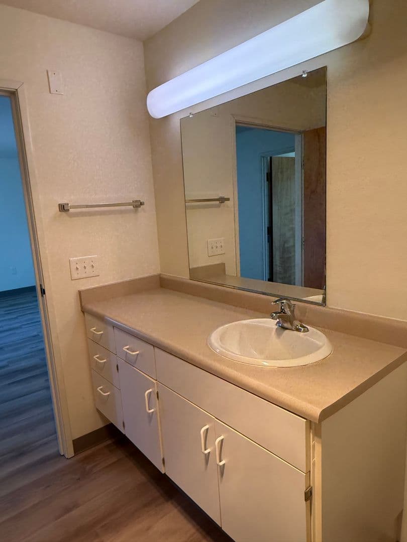 Vancouver Apartment: 15911 SE Mill Plain Blvd.