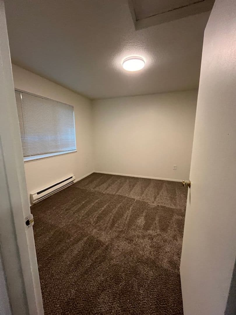 Vancouver Apartment: 11328 NE 51st Circle