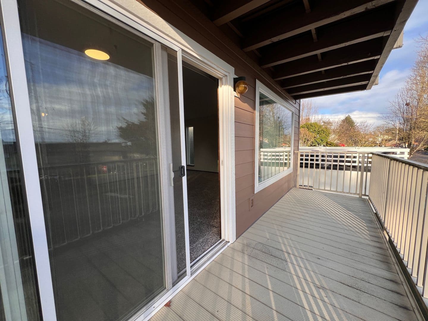 Vancouver Apartment: 607 R St.