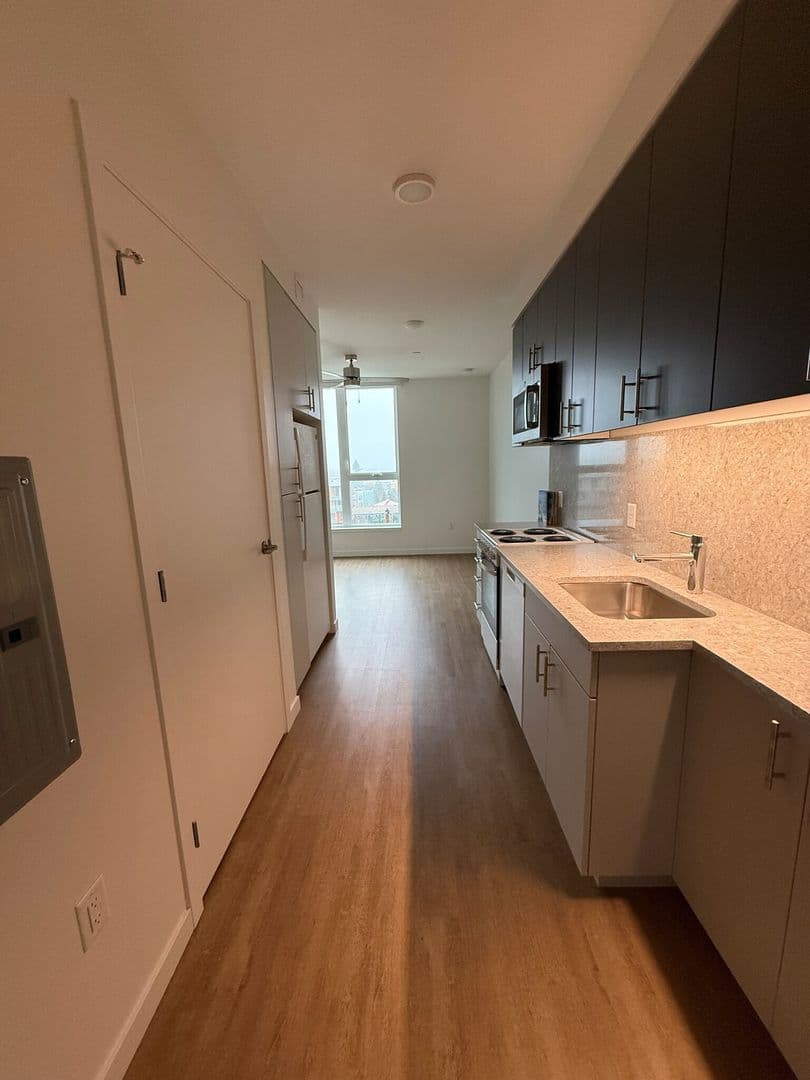 Portland Apartment: 3000 SE Powell Blvd
