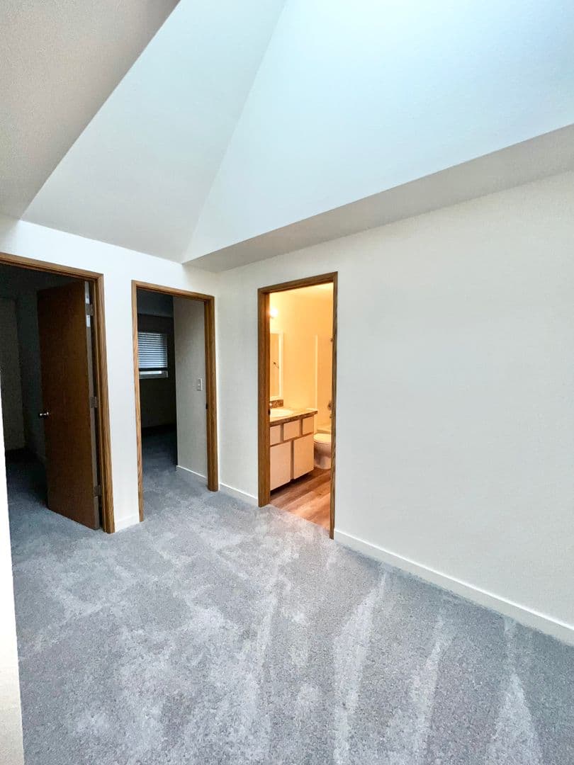 Vancouver Apartment: 8500 NE Hazel Dell Avenue