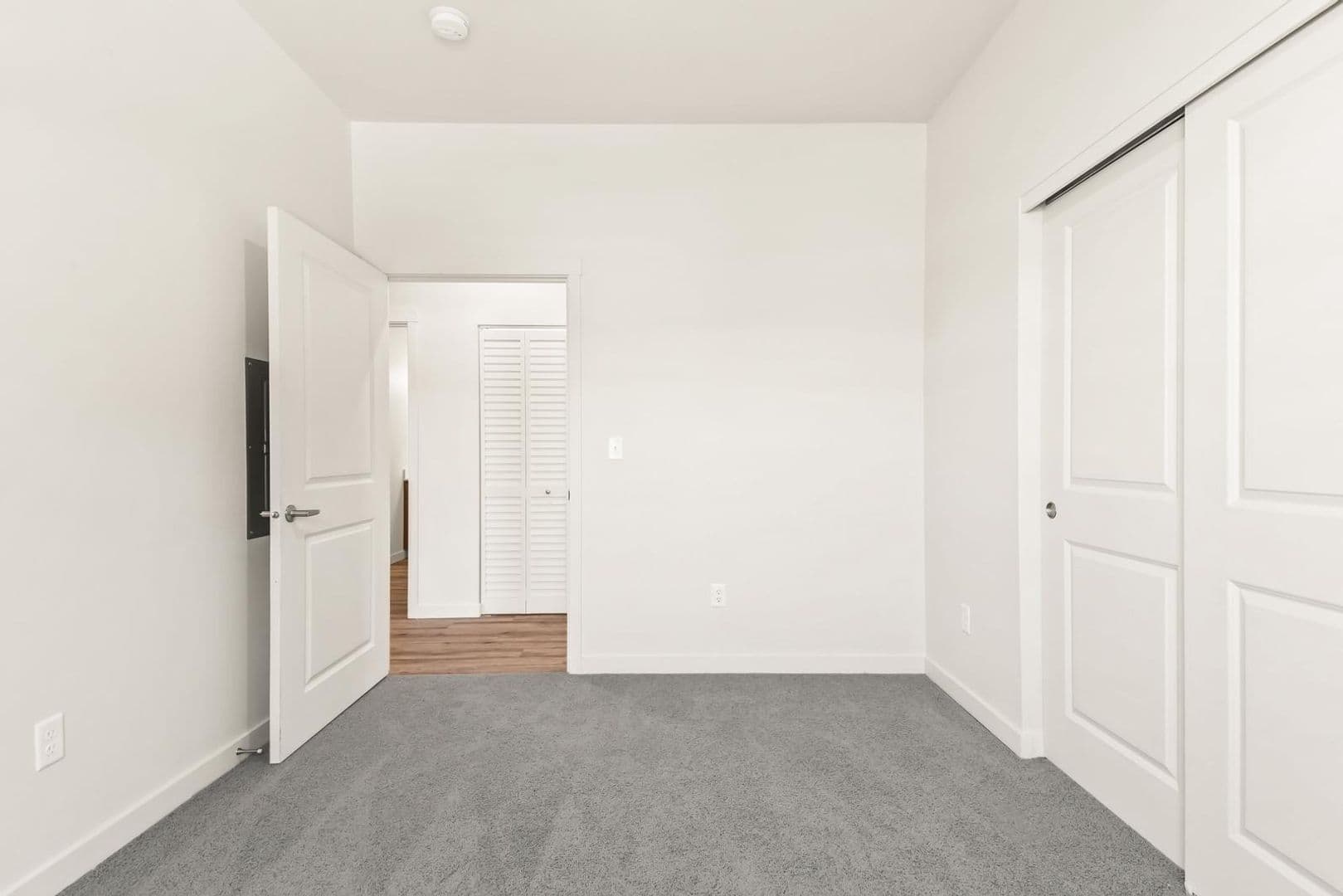 Vancouver Apartment: 333 NE 136th Ave