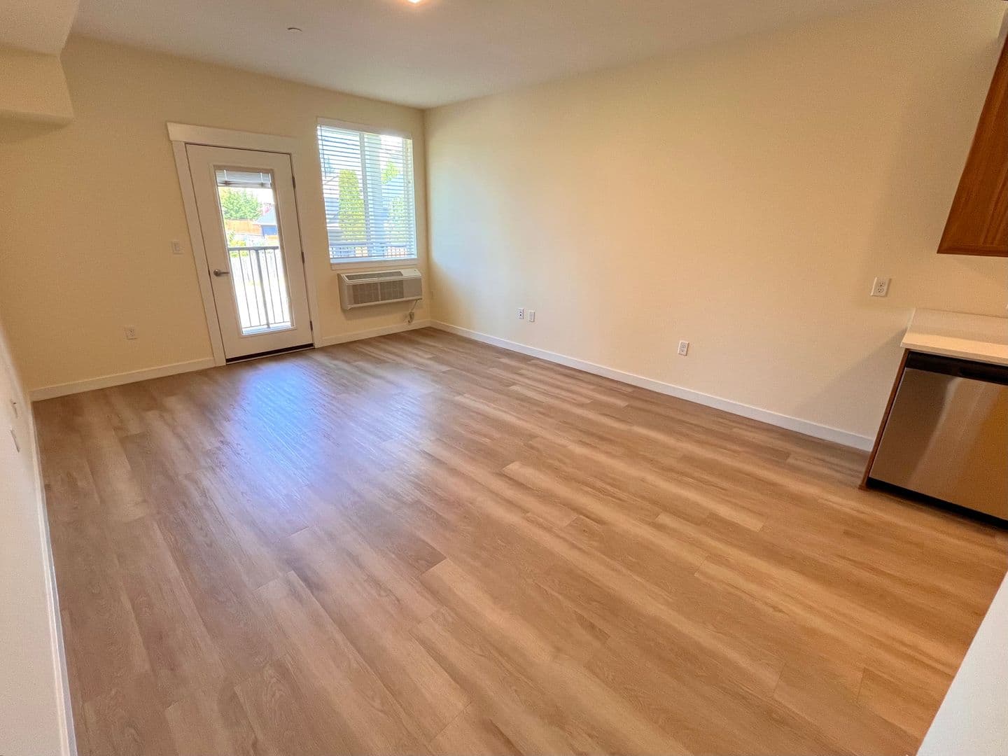 Vancouver Apartment: 2703 NE 99th St