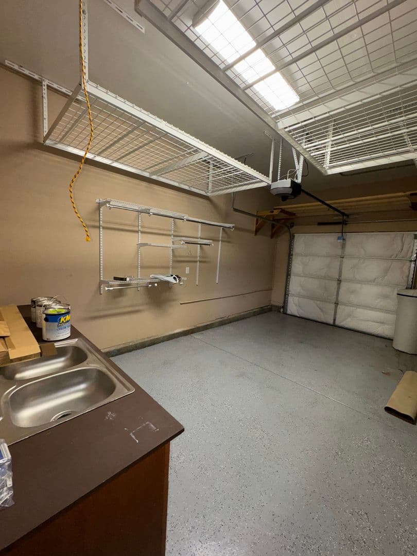 Elk Grove House: 10364 Via Cinta Court