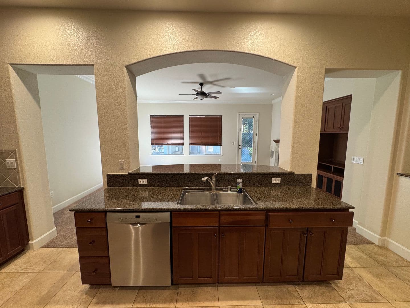 Sacramento House: 3744 Clubside Lane