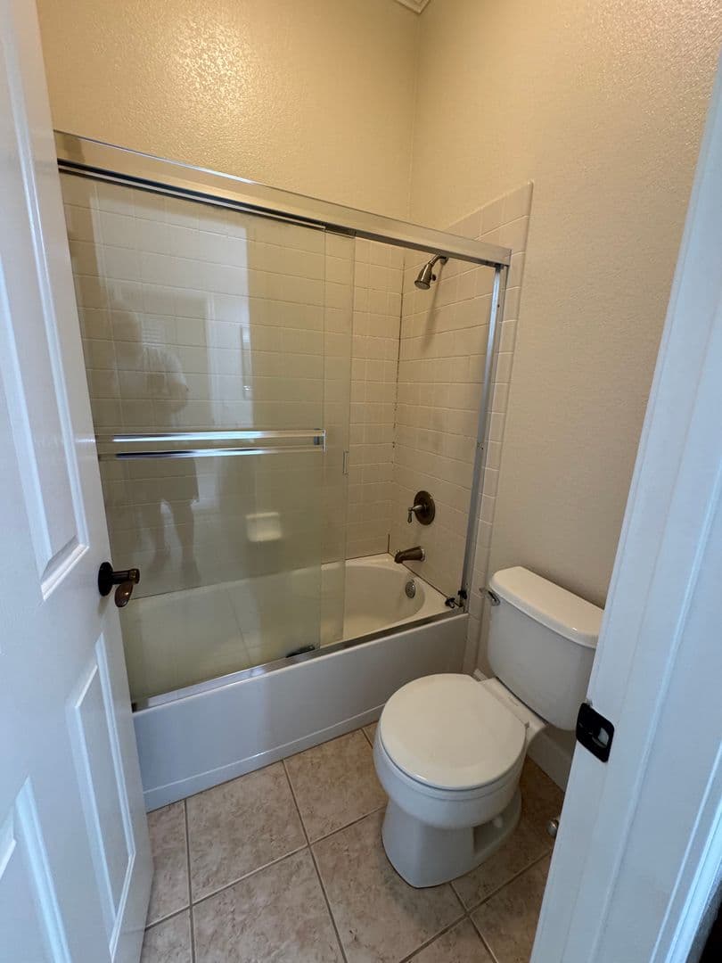 Sacramento House: 3744 Clubside Lane