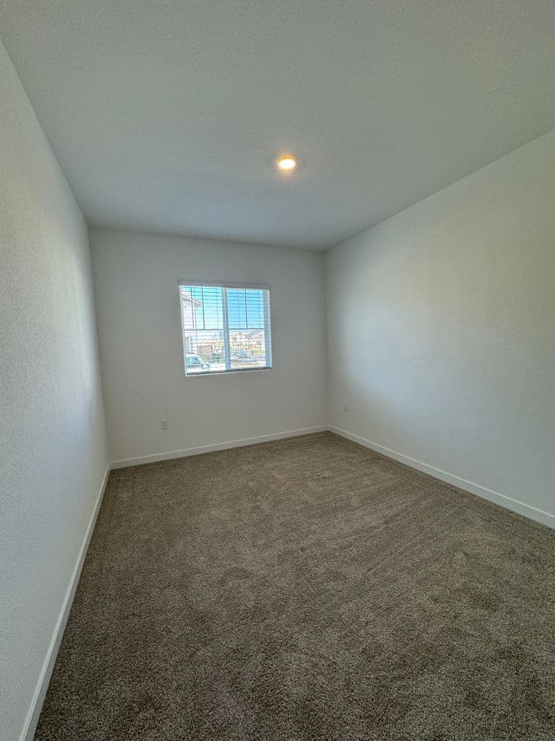 Elk Grove House: 8412 Sinesky Way
