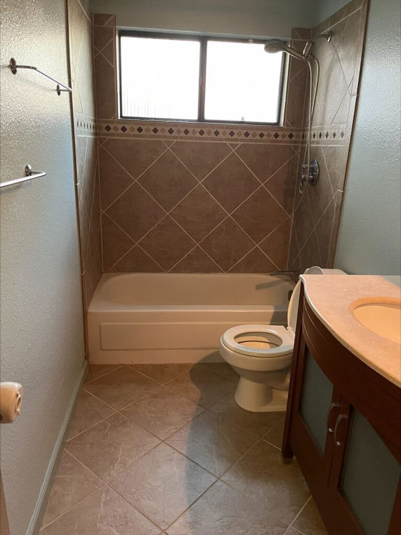 Galt House: 186 Stirrup Court
