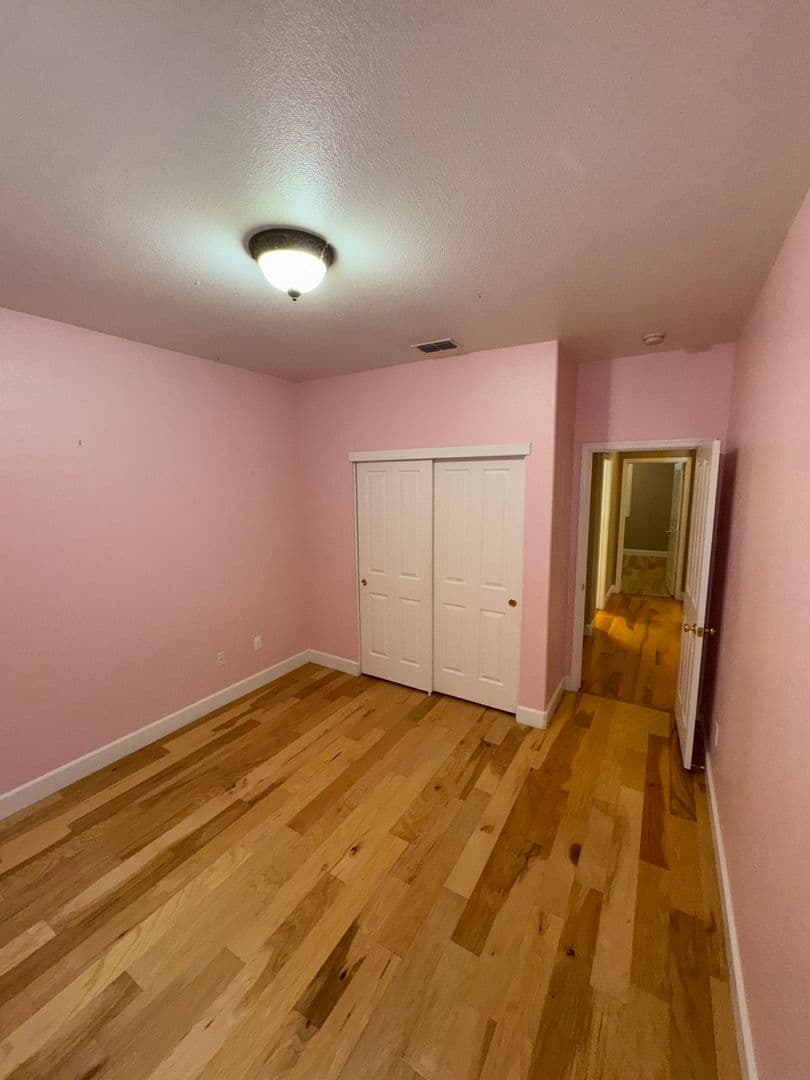 Elk Grove House: 10364 Via Cinta Court