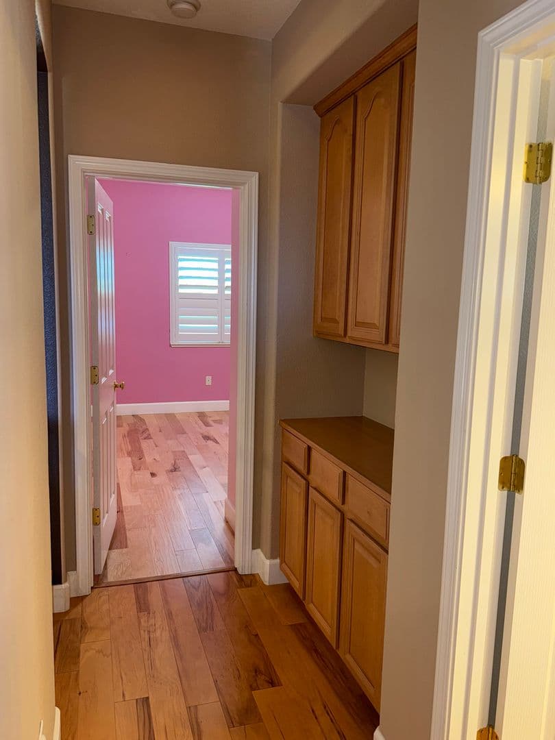 Elk Grove House: 10364 Via Cinta Court