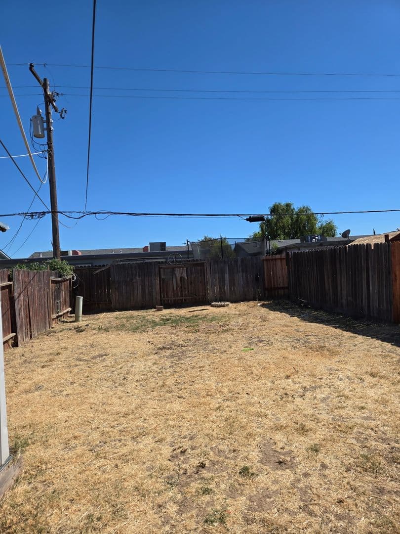 Sacramento Apartment: 7900 Loucreta Drive