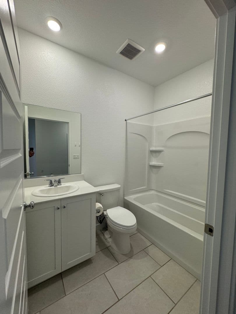 Elk Grove House: 8412 Sinesky Way