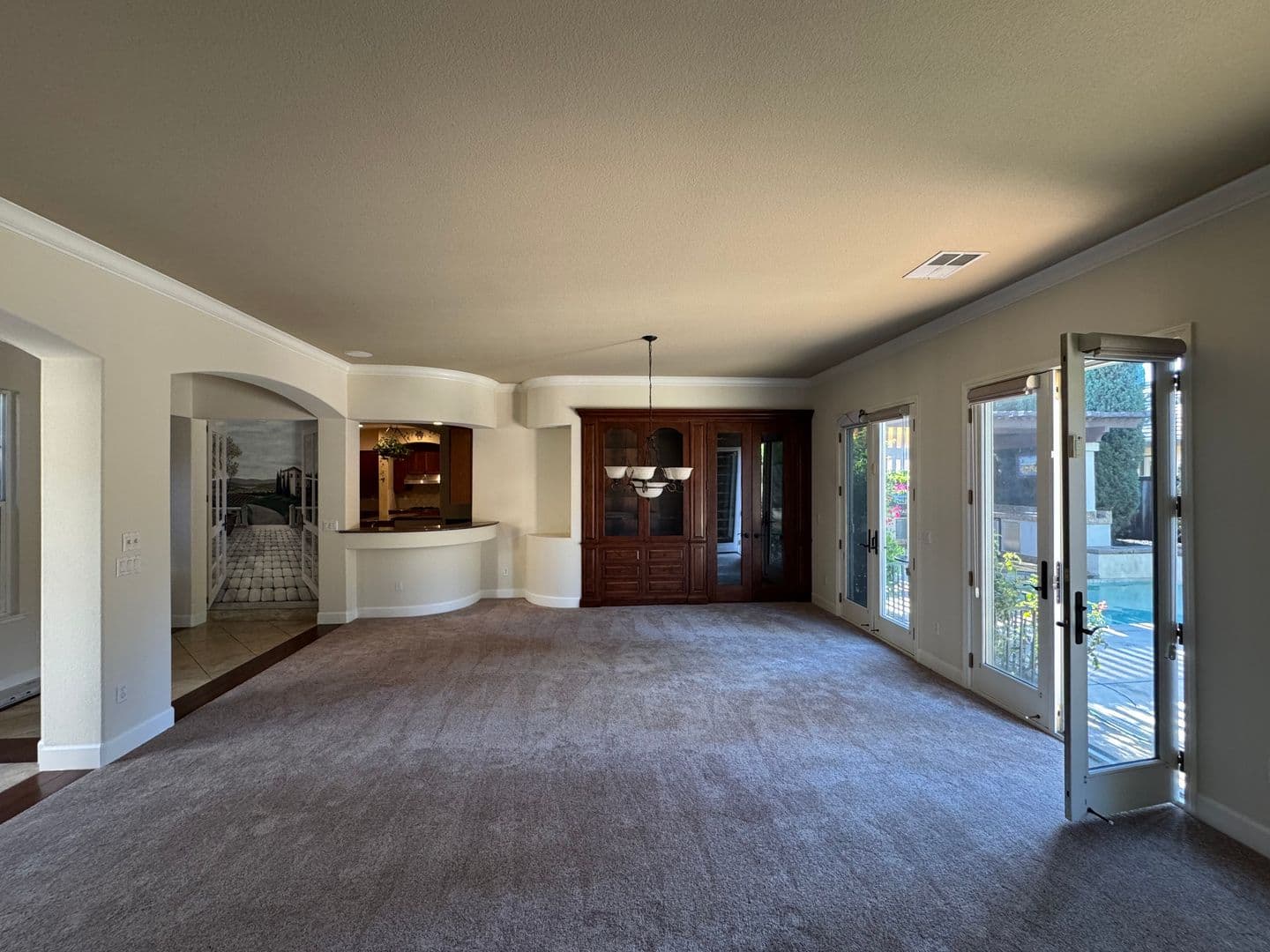 Sacramento House: 3744 Clubside Lane