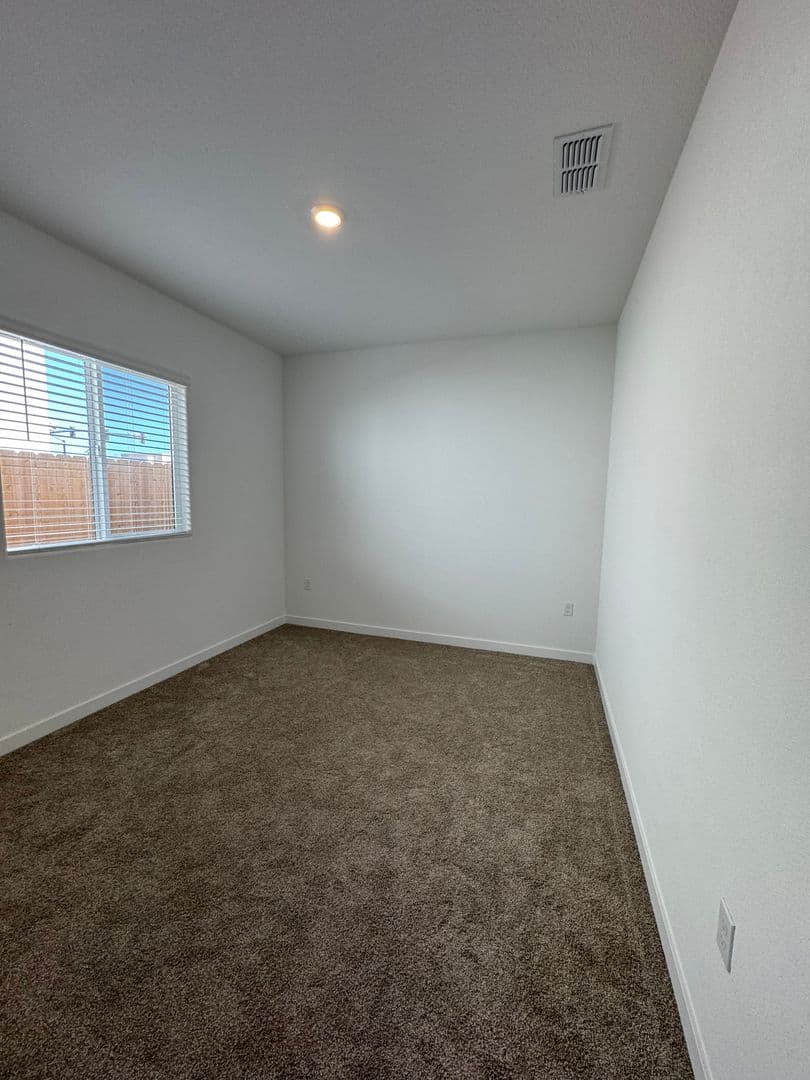 Elk Grove House: 8412 Sinesky Way