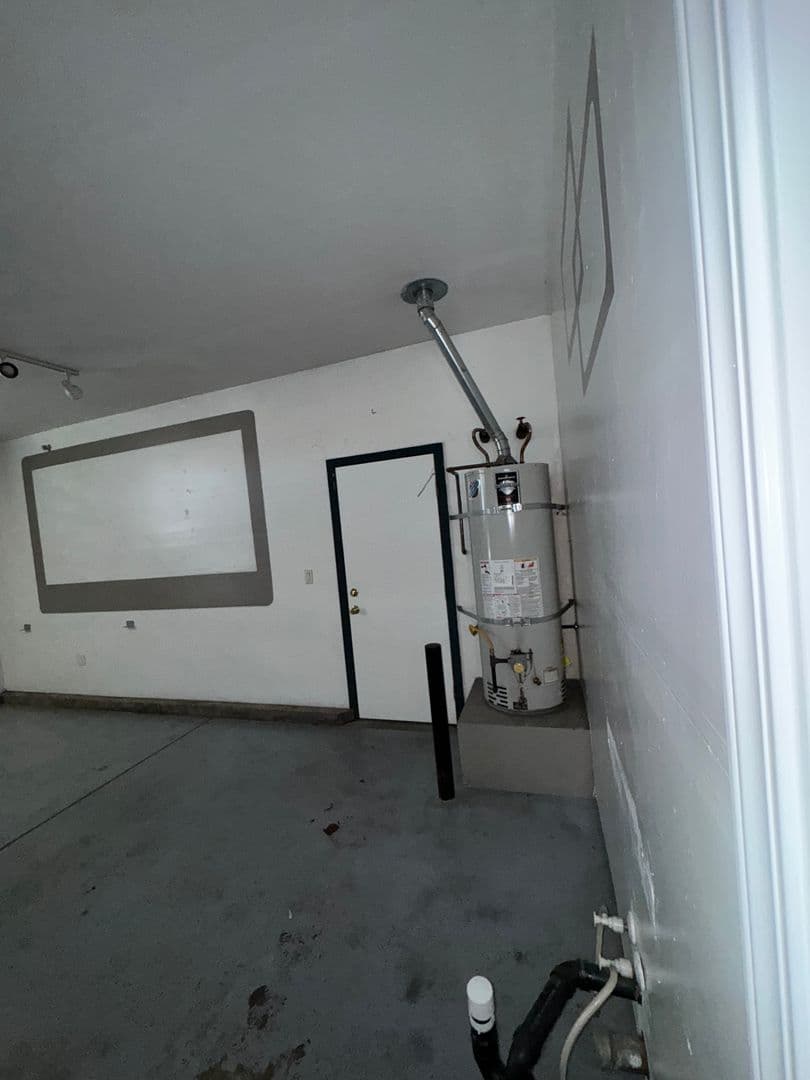Elk Grove House: 10364 Via Cinta Court