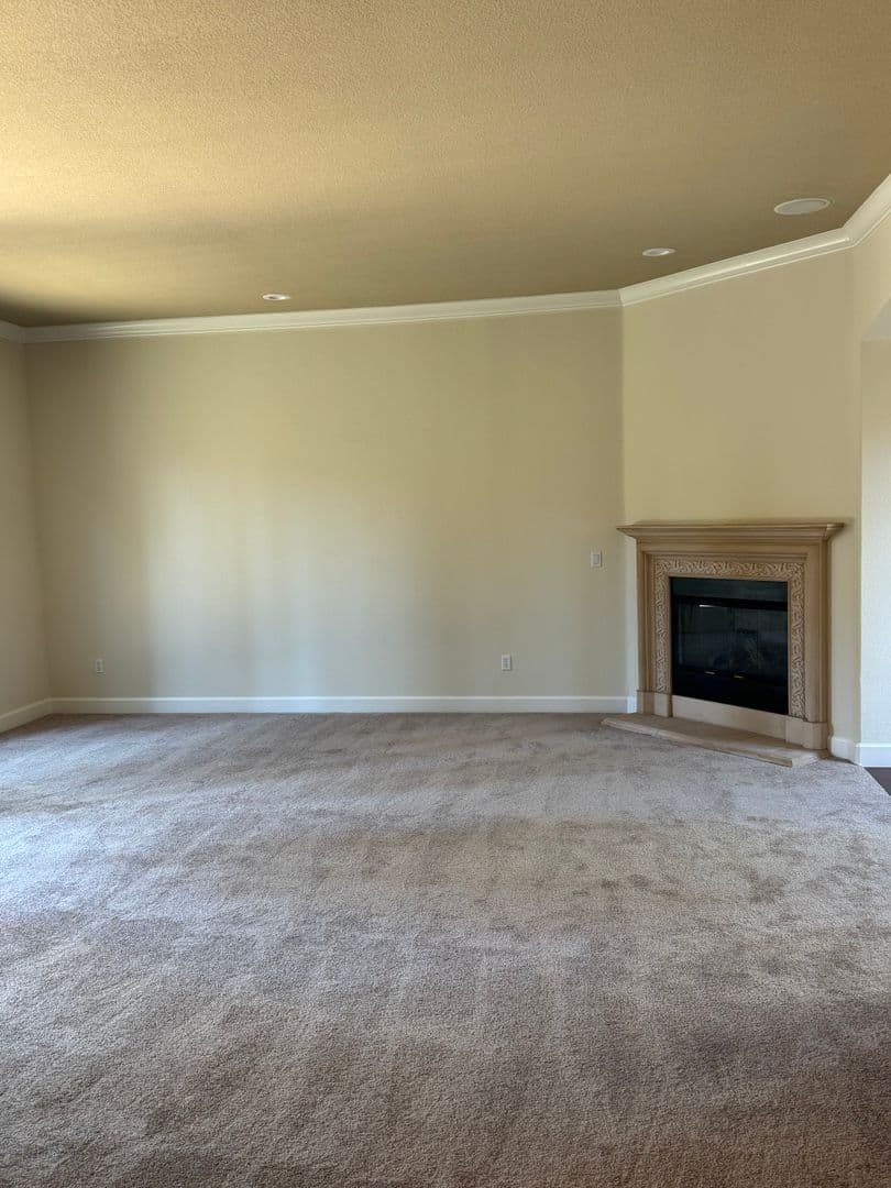 Sacramento House: 3744 Clubside Lane