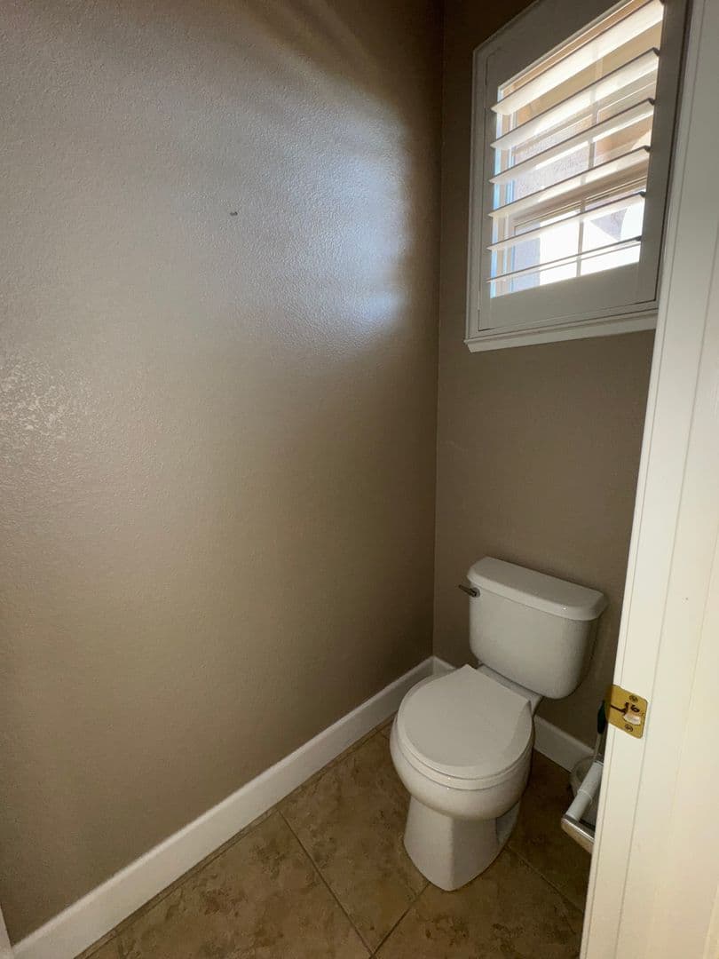 Elk Grove House: 10364 Via Cinta Court