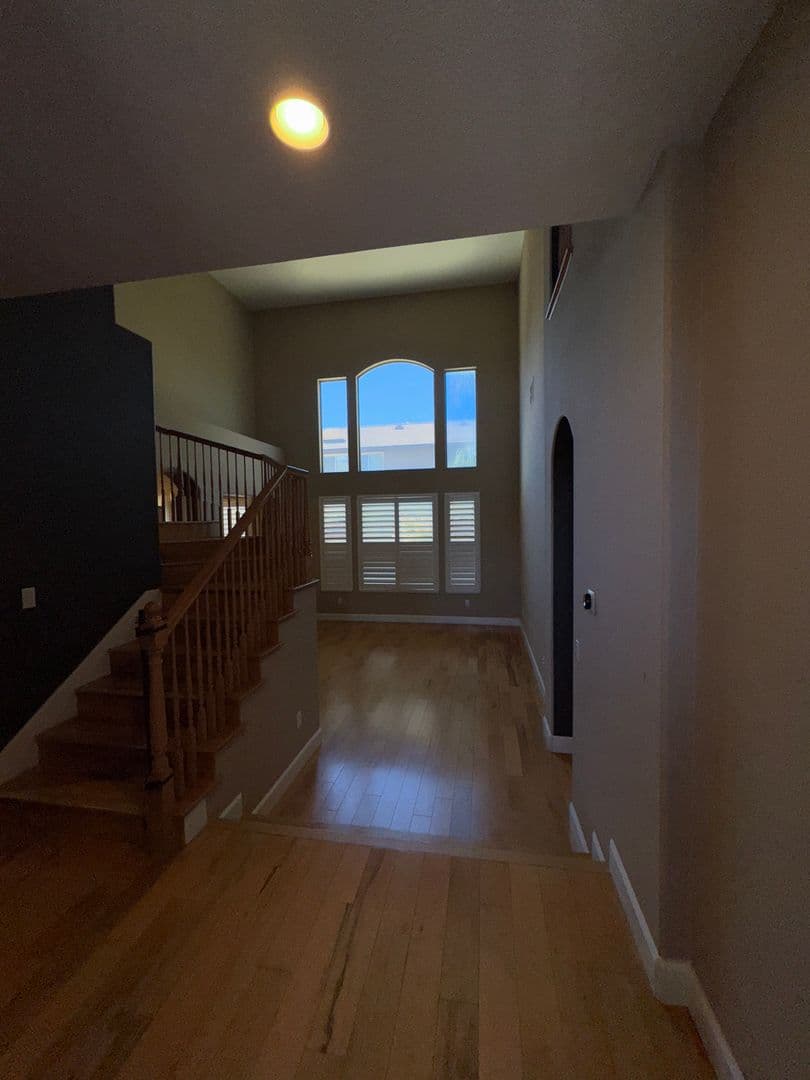 Elk Grove House: 10364 Via Cinta Court