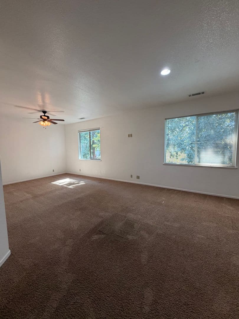 Elk Grove House: 8574 Hydrangea Ct
