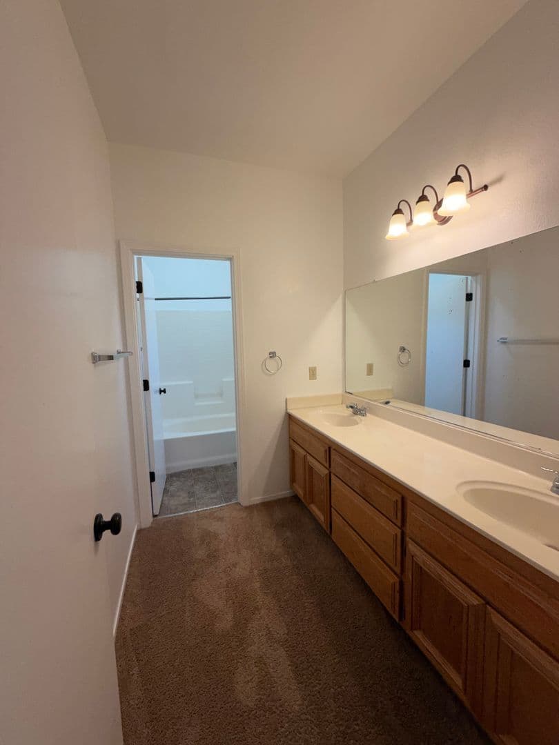 Elk Grove House: 8574 Hydrangea Ct