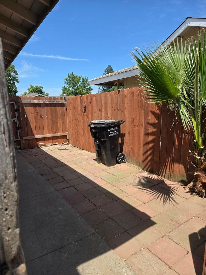 Sacramento Apartment: 7900 Loucreta Drive