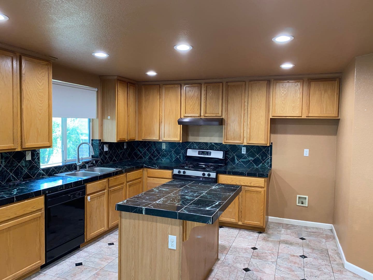 Elk Grove House: 8574 Tambor Way
