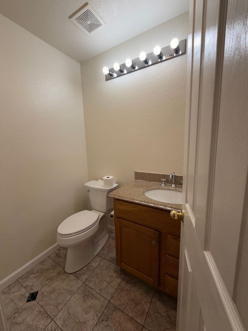 Elk Grove House: 8574 Tambor Way