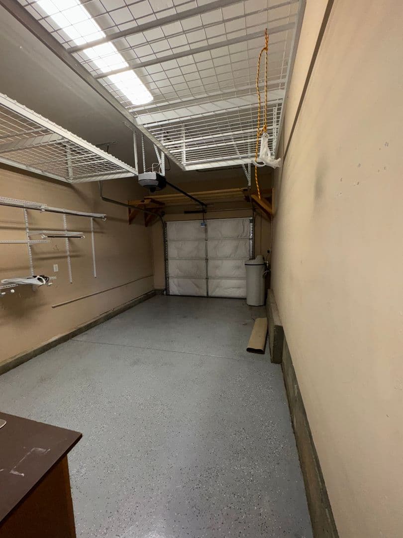 Elk Grove House: 10364 Via Cinta Court