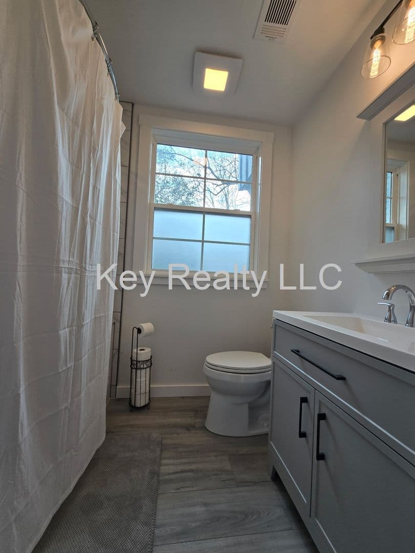 Alexandria House: 2608 Horseshoe Drive