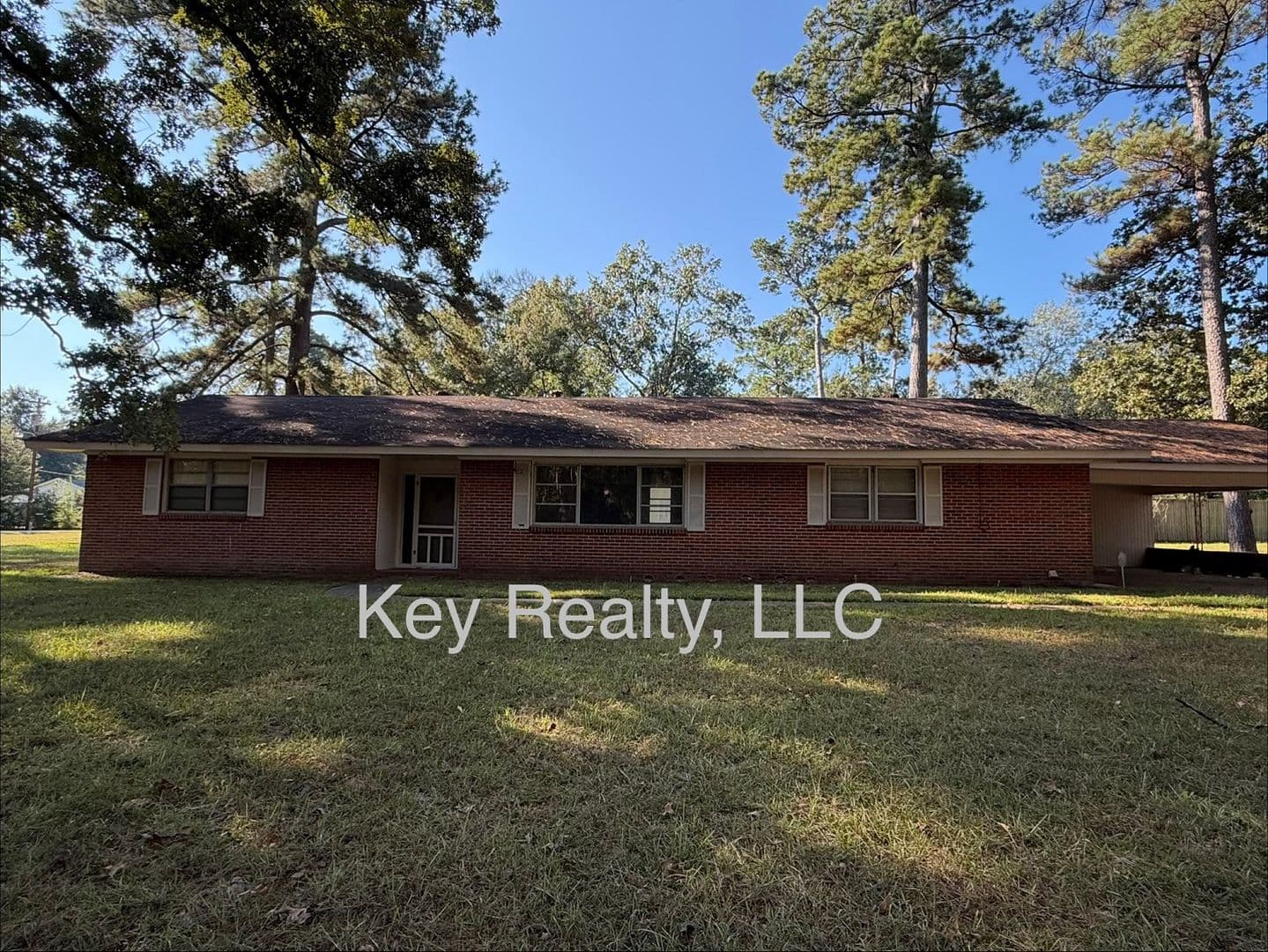Pineville House: 4519 Woodlawn Dr
