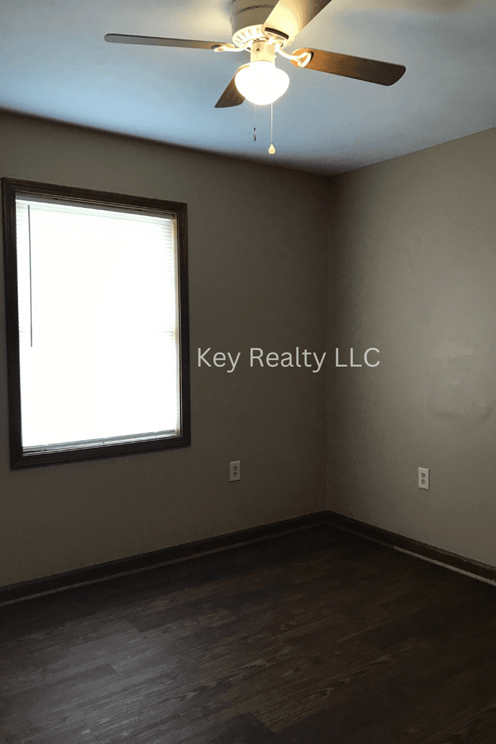 Pineville House: 1313-A Palmetto