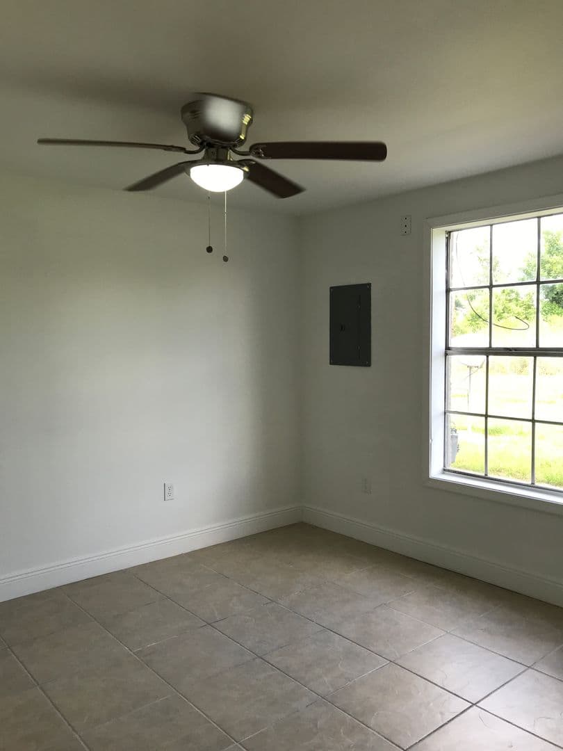 Lecompte House: 8197 Hwy 71 S Apt 5