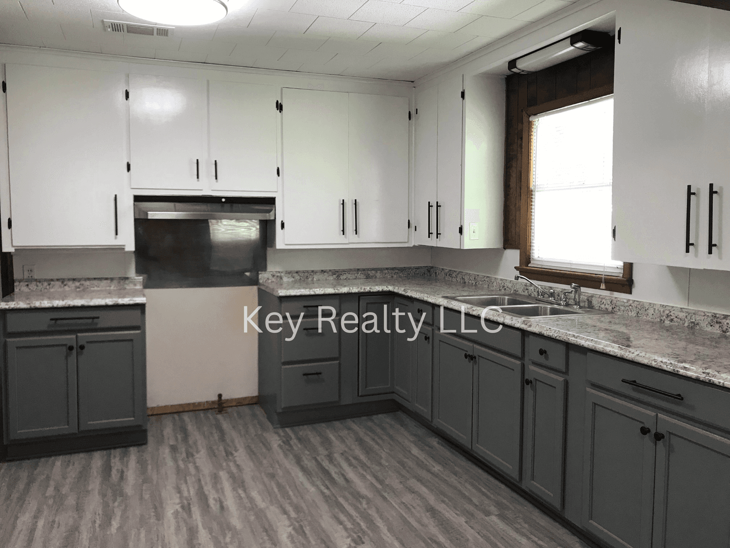 Dry Prong House: 21046 Hwy 167