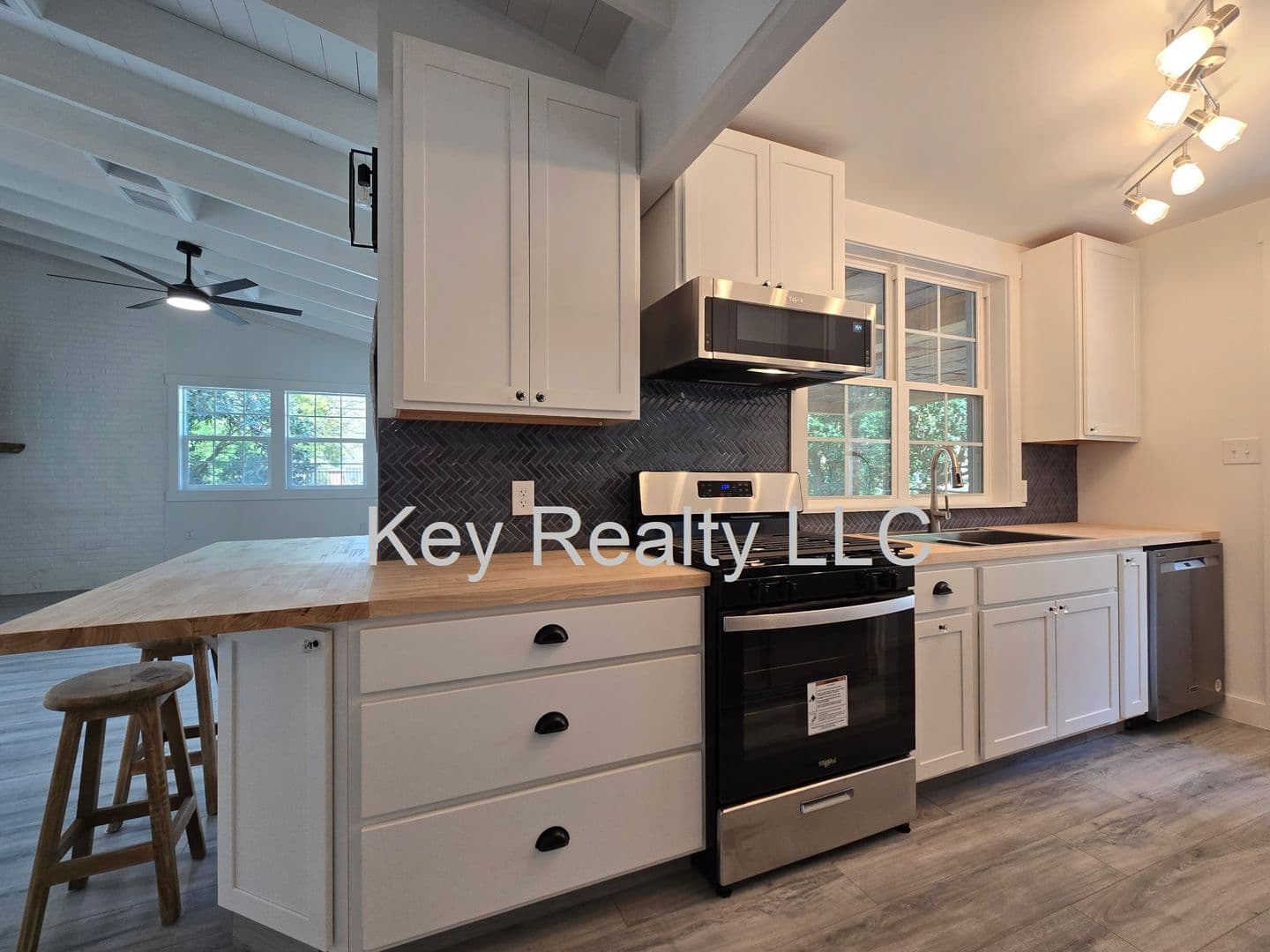 Alexandria House: 2608 Horseshoe Drive