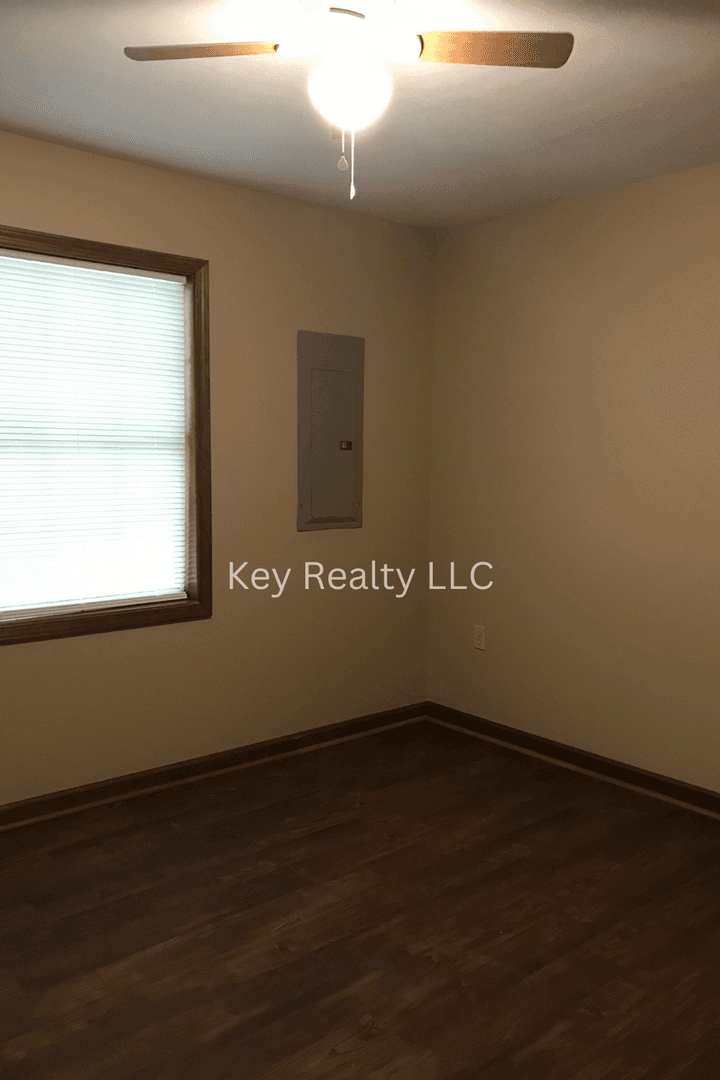 Pineville House: 1313-A Palmetto