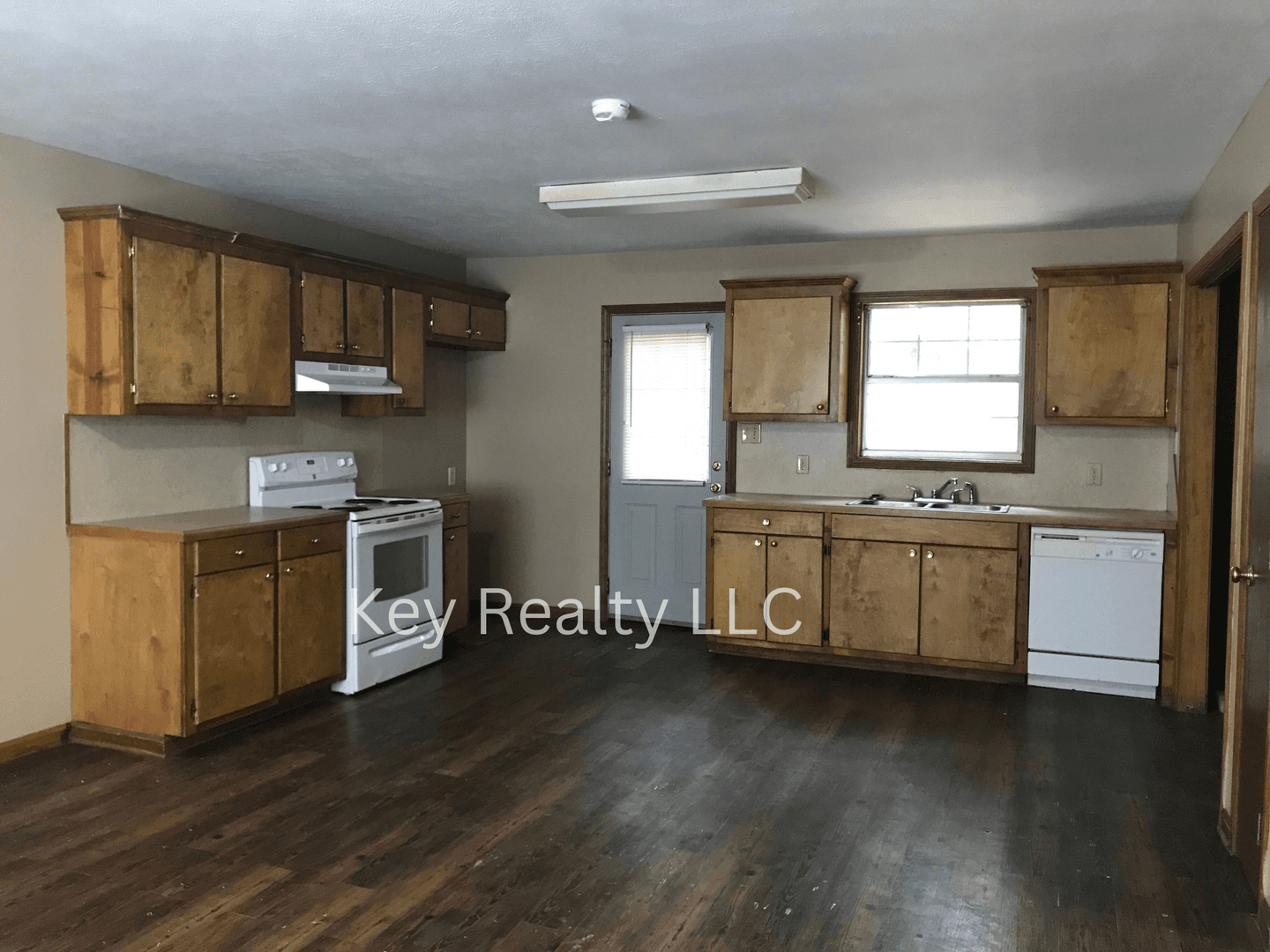 Pineville House: 1313-A Palmetto