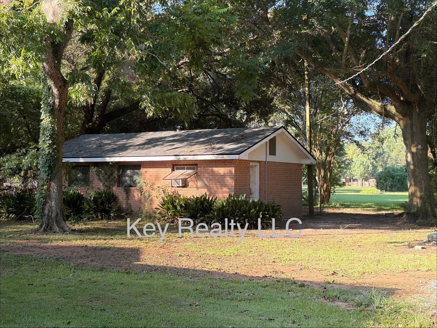 Alexandria House: 351 Browns Bend Rd.