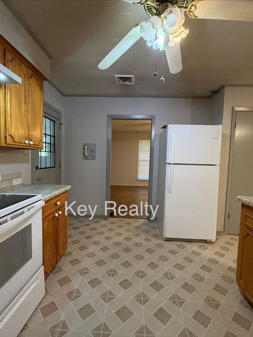 Alexandria House: 351 Browns Bend Rd.