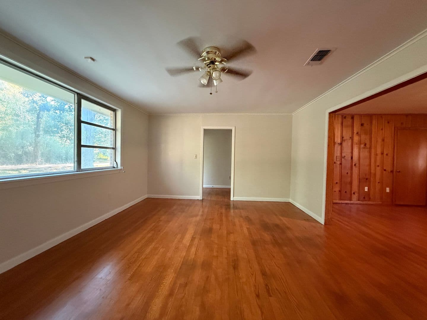 Pineville House: 4519 Woodlawn Dr