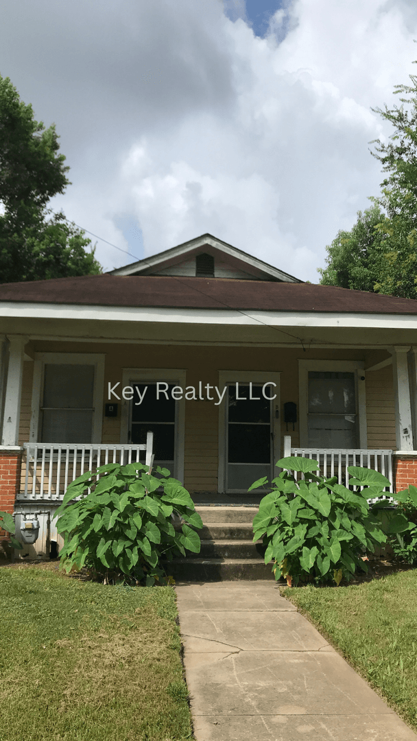 Alexandria House: 612-A 18th St