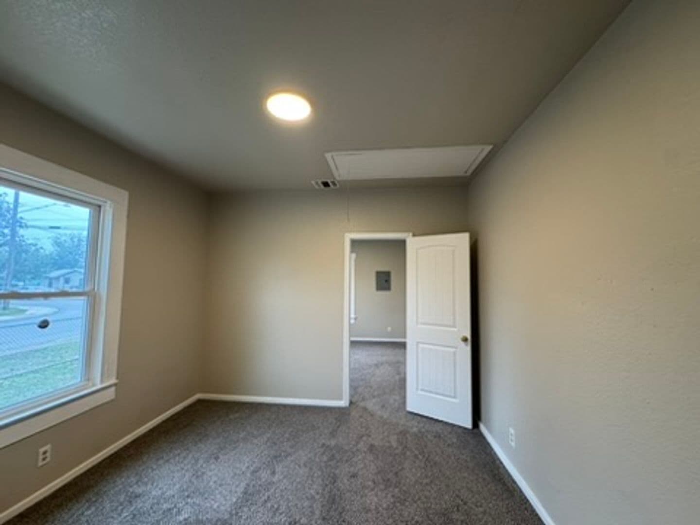 San Antonio House: 420 Clark Avenue