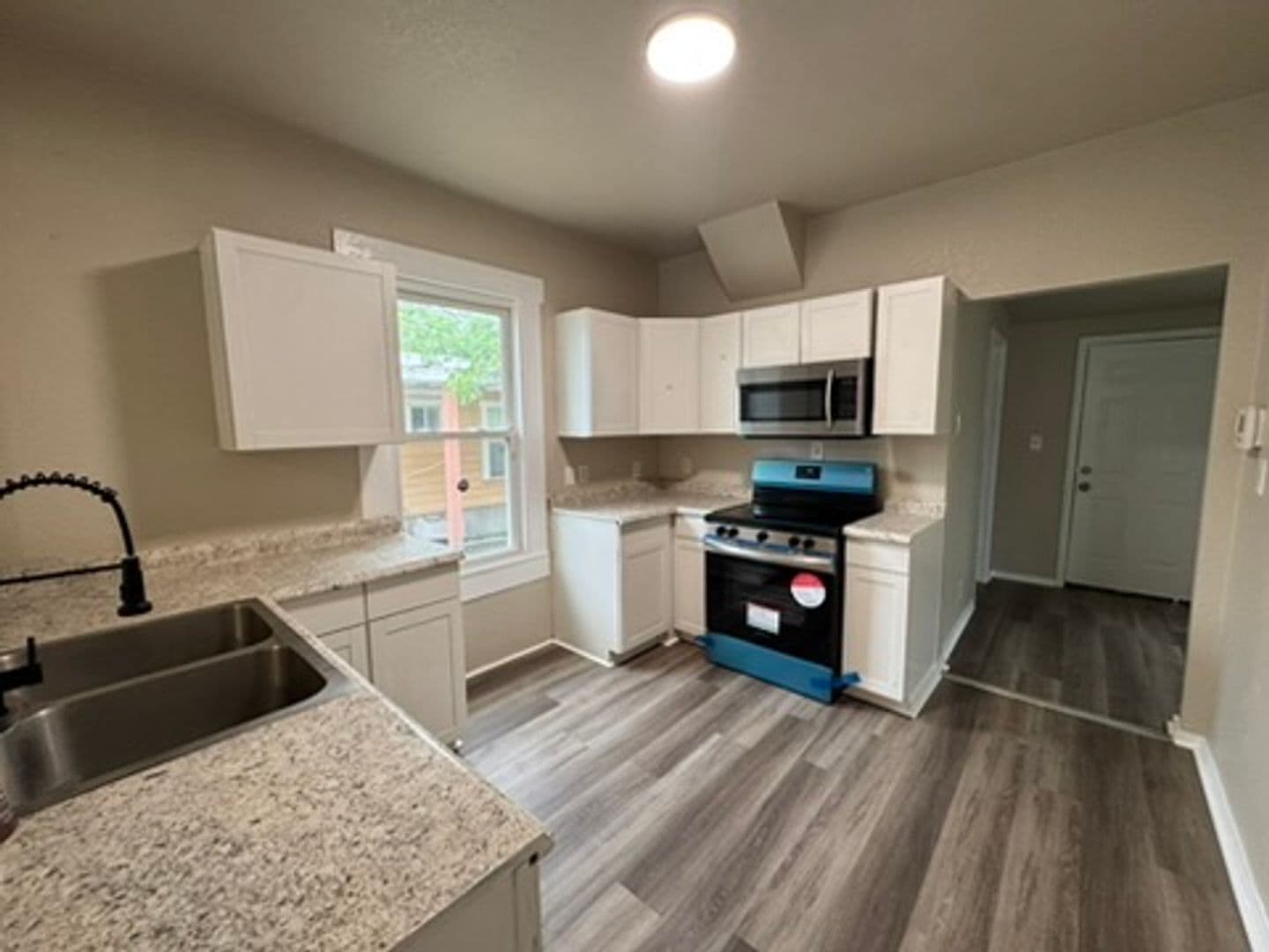 San Antonio House: 420 Clark Avenue